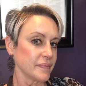 Meet your Posher, Paula